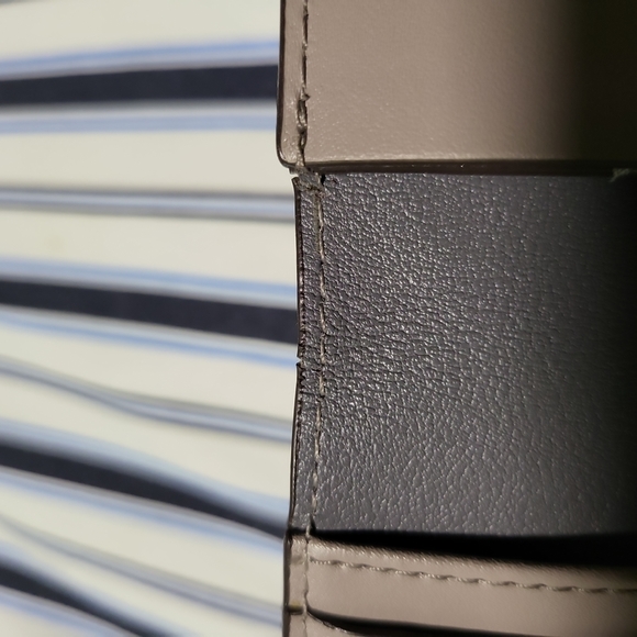 𝅺KATE Spade Slim Bifold Long Wallet Grayish Color with lots of Card Slot - Picture 5 of 9